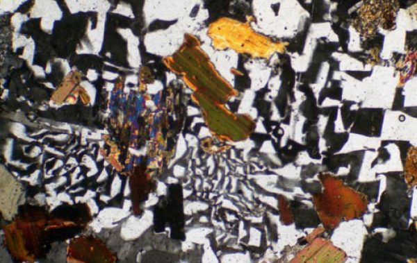 Quartz Micropegmatite (LPA)